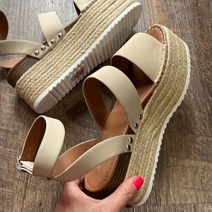 Brand new in box Soda Bone Platform Sandals Size 7